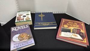 lot 1111 image: Antique and collectible price guide books