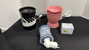 lot 1121 image: 2 full size Scentsy warmers and mini Scentsy burner, one used, all work