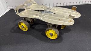 lot 1128 image: Vintage roller skates