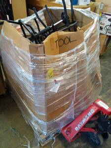 lot 21 image: Pallet of Return Tools Automotive  General  Garage Tools - Retail $1,000