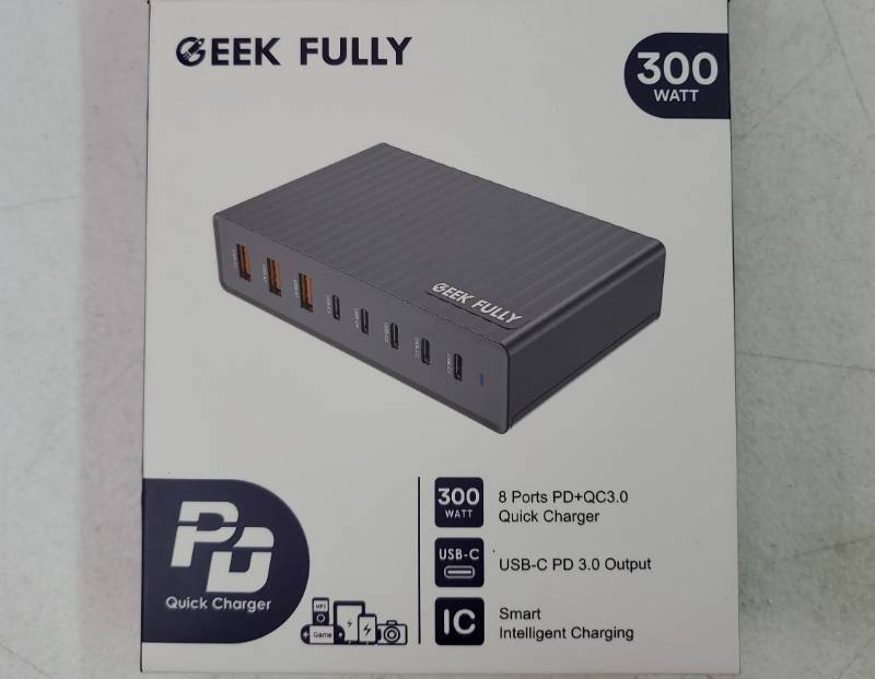 lot 59060 image: Geek Fully 300 Watt 8 Ports PDQC3.0 Quick Charger - Retail $40