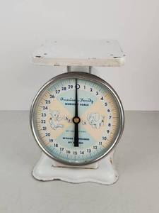 lot 63 image: Vintage American Family Baby Nursery Scale Works