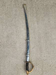 lot 73 image: Military Style Curved Saber Sword w Metal Scabbard