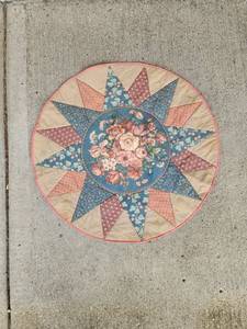 lot 76 image: Vintage Mariners Compass Quilted Round