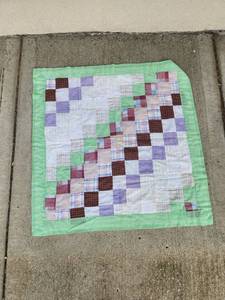 lot 77 image: Handmade Reversible Baby Quilt 40x40