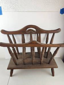 lot 78 image: Vintage Wooden Spindle Magazine &amp Newspaper Rack