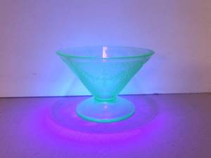 lot 80 image: VIntage Belmont Rose Cameo Uranium Depression Sherbert Glass
