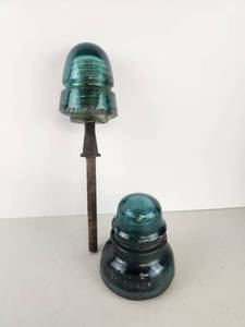 lot 101 image: Hemingray Glass Insulator Two-Unit Lot with Post