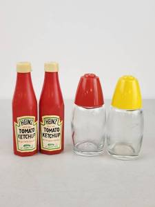 lot 111 image: Pair of Vintage Salt and Pepper Shakers Mini Heinz Bottle Retro Glass