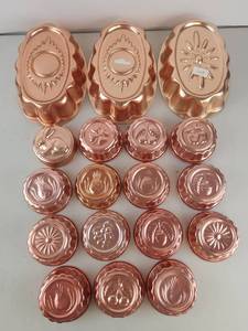 lot 120 image: Vintage Copper Tone Jello Mold Lot 18 Pieces Oval Round Floral Fruit