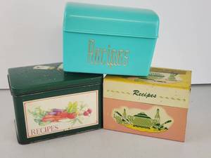 lot 130 image: Vintage Lot of 3 Recipe Card Storage Boxes