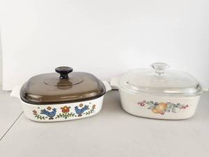 lot 136 image: Vintage Corning Ware Casserole Dishes 2-Piece Set with Glass Lids