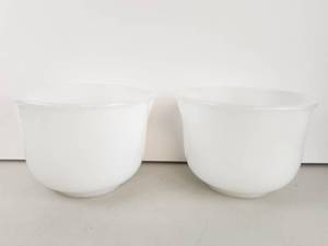 lot 141 image: Pair of Vintage Glasbake for Sunbeam Bowls