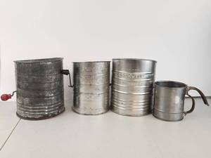lot 151 image: Vintage Bromwells Measuring Sifter 4-Piece Lot Kitchen Flour Sifters