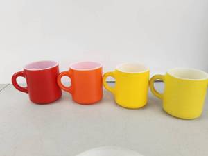 lot 161 image: 4 Vintage Ceramic Mugs Red Orange Yellow