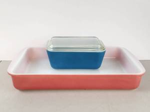 lot 170 image: Vintage Pyrex Pink &amp Blue Baking DIsh Lot