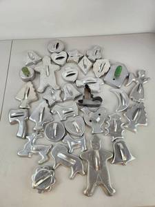 lot 197 image: Vintage Aluminum Cookie Cutter Set 30 Pieces Assorted Shapes