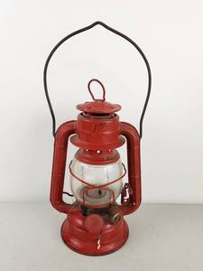 lot 228 image: Vintage Dietz Lantern Red