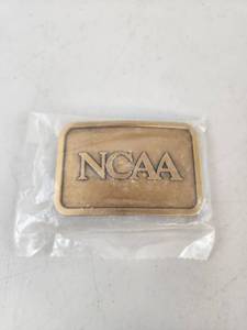 lot 251 image: NCAA Belt Buckle