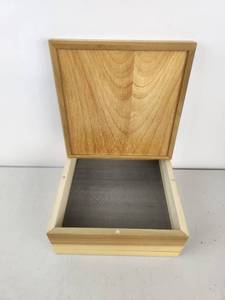 lot 277 image: Wooden Pollen Sifter Box
