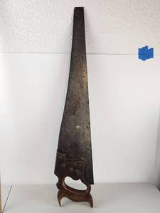 lot 284 image: Vintage Disston & Sons Hand Saw with Decorative Handle and Medallion