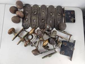 lot 288 image: Lot of Antique Ornate Door Hardware Knobs Backplates Locks and Strikes