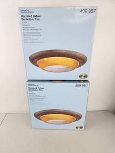 lot 290 image: Hampton Bay Recessed Fixture Decorative Trim 409957 8W x 5H Nutmeg Finish Art Glass