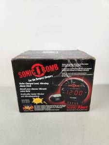 lot 315 image: Sonic Alert Sonic Bomb Vibrating Alarm Clock SBB500ss