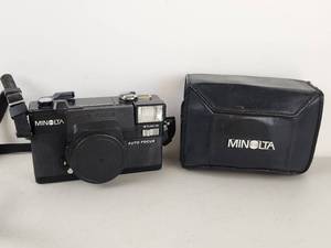 lot 336 image: Minolta Hi-Matic AF2 w Case