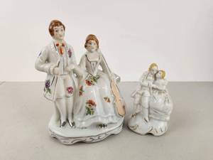 lot 372 image: Vintage Hand-Painted Porcelain Figurine Lot 2 Pieces Musical Performers with Floral Decoration