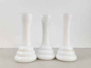 lot 379 image: Set of 3 White Milk Glass Bud Vases with Pedestal Base