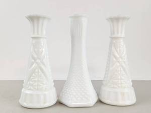 lot 381 image: 3 White Milk Glass Vases