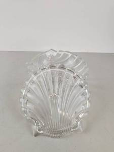 lot 382 image: Clear Glass Shell-Shaped Hinged Container Clam Shell Candy Dish 2-Piece