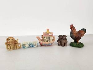 lot 390 image: Miniatures Lot Trinket Boxes Animals