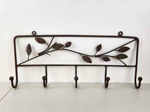 lot 397 image: Vintage Wall-Mounted Coat Rack with Leaf Branch Design 5 Hooks