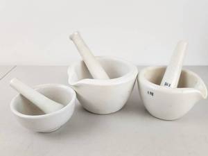 lot 404 image: Set of 3 White Mortar and Pestle Bowls with Pestles