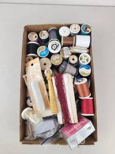lot 417 image: Sewing and Craft Thread Lot with Spools