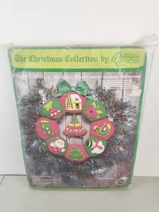lot 438 image: Vintage Paragon Needlecraft Christmas Collection Hallmark Stitchery Needlepoint Wall Decoration Kit 6283 New