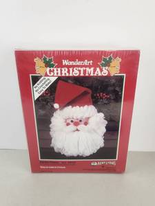 lot 439 image: Vintage WonderArt Christmas Santa Claus Art K131 Craft Kit with Yarn