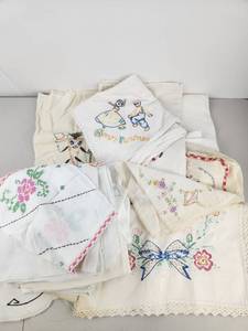 lot 454 image: Embroidered Linens Lot Vintage Hand Embroidery Kitchen Themes