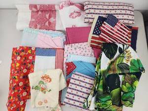 lot 457 image: Vintage Fabric Lot Bundle Printed Cotton Quilting Craft Material