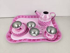 lot 473 image: Vintage Metal Pink Floral Kids Tea Set