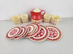 lot 474 image: Vintage Tea Party Lot