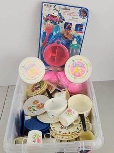 lot 477 image: Vintage Play Kitchen and Baby Lot