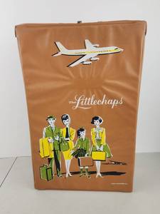 lot 482 image: Vintage The Littlechaps Travel Case with Doll Clothing and Accessories