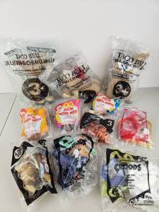 lot 485 image: Taco Bell Talking Chihuahua Toys Lot