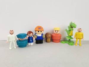 lot 507 image: Vintage Toy Lot 8 Pieces Duplo Mega Bloks
