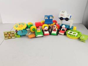 lot 508 image: Vintage Fisher Price Lot Little People Goofy & More