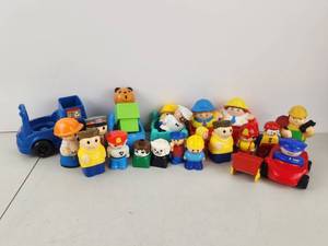 lot 512 image: Vintage Toy Lot Mega Bloks Duplo & More
