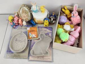 lot 533 image: Easter Lot Cookie Molds Miniatures Windups & More